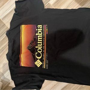 Men’s black Columbia shirt